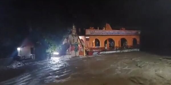 Landslides at many places in Uttarakhand due to excessive rain, road traffic affected; Meteorological Department issued red alert till tomorrow