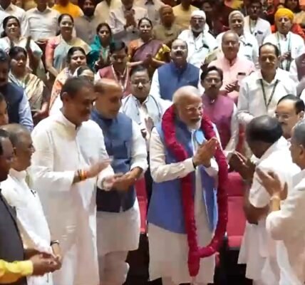 Leaders of constituent parties welcomed PM Modi in the NDA parliamentary party meeting