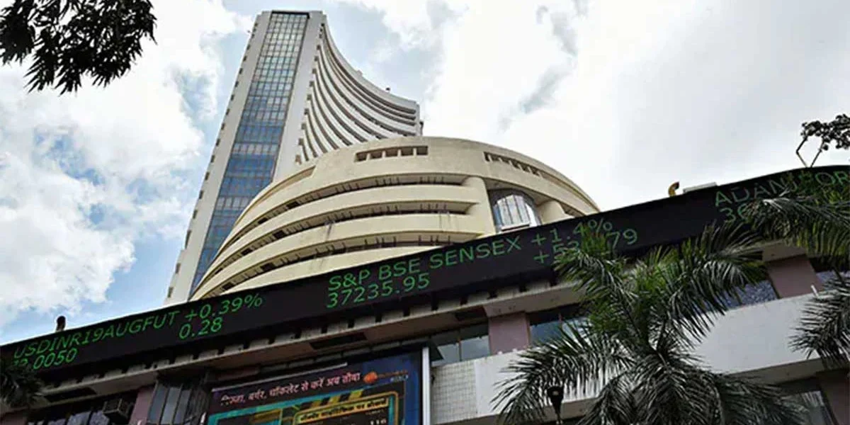Stock market rises for the third consecutive day, Sensex and Nifty reach new peak