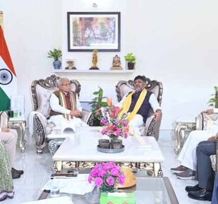 Union Minister Manohar Lal discussed issues related to urban development with Deputy CM of Karnataka