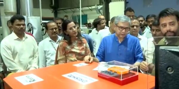Union Railway Minister Ashwini Vaishnaw visits AI-based laundry in Pune