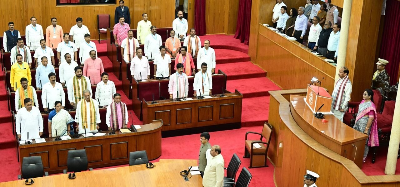 budget session of the 17th Legislative Assembly in Odisha began today with the address of Governor Raghubar Das