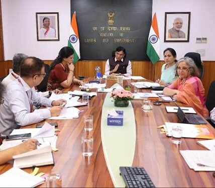 Dr. Mansukh Mandaviya directs to expedite the implementation of Employment-Linked Incentive (ELI) Scheme announced in Union Budget 2024-25 in mission mode