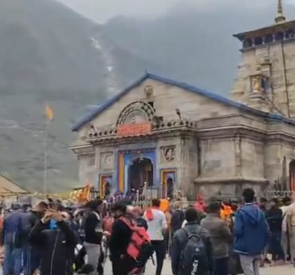Due to rain and landslide in Uttarakhand, Kedarnath Yatra has been suspended till further orders