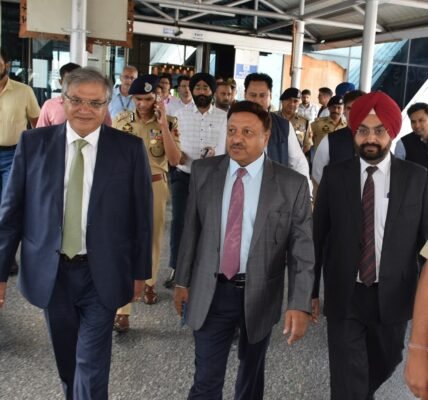 Election Commission team holds consultations with stakeholders on J&K Assembly elections in Srinagar
