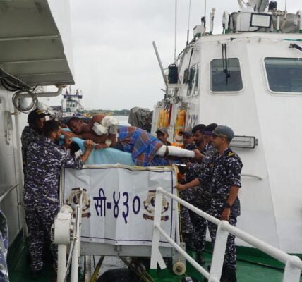 ICG rescues the second -class burn fisherman from IFB Sangalmman, away from Andhra Pradesh coast