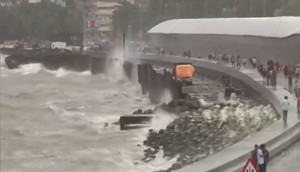 IMD issues orange alert for Mumbai today