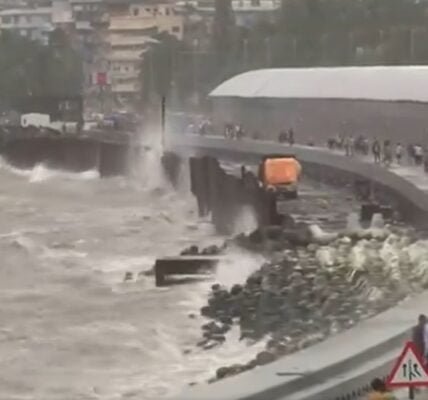 IMD issues orange alert for Mumbai today