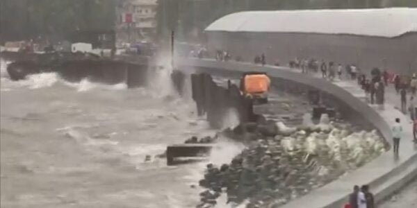 IMD issues orange alert for Mumbai today