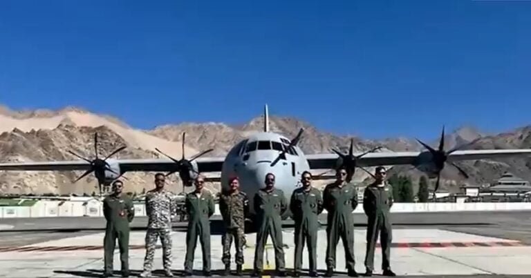 भारतीय वायु सेना और भारतीय थल सेना ने 15,000 फीट की ऊंचाई पर BHISHM क्रिटिकल ट्रॉमा केयर क्यूब का अपनी तरह का पहला सटीक पैरा-ड्रॉप परीक्षण किया