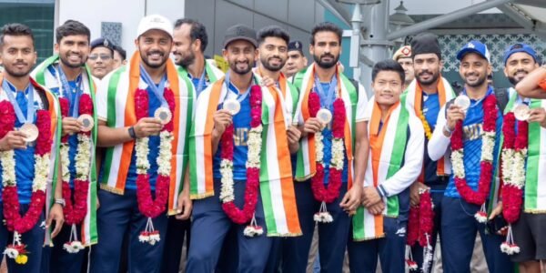 Indian hockey team was given a grand welcome at Delhi airport after winning bronze medal in Paris Olympics