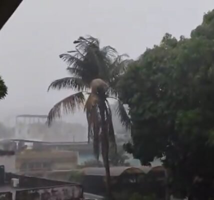 Jharkhand NDRF team deployed to rescue people from low-lying areas affected by continuous rain in Ranchi and Deoghar