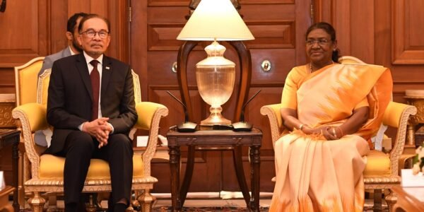 Malaysian Prime Minister Anwar Ibrahim meets President Draupadi Murmu at Rashtrapati Bhavan