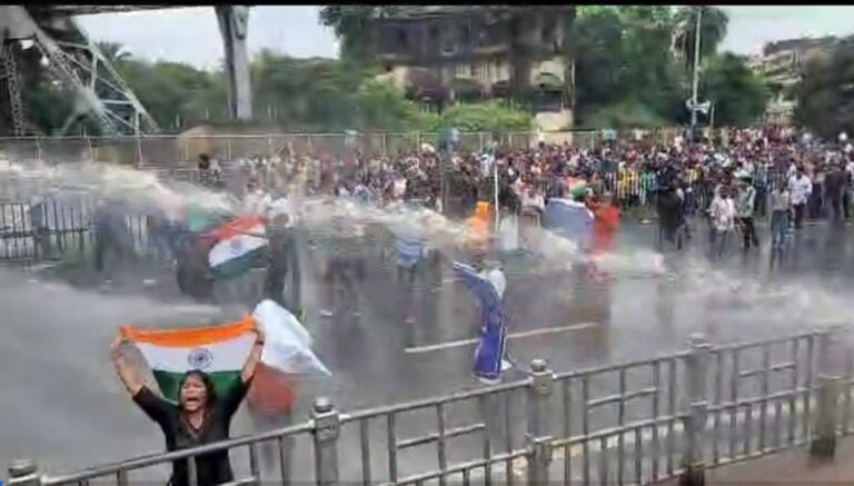 पश्चिम बंगाल: मुख्‍यमंत्री ममता बनर्जी के इस्तीफे की मांग को लेकर कोलकाता में छात्र संगठनों का नबन्‍ना अभियान रैली शुरू