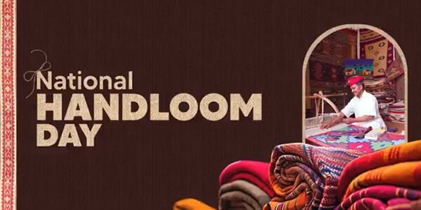 PM Modi greeted the people on National Handloom Day today