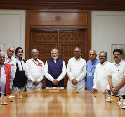 PM Narendra Modi praised the contribution of government employees in the progress of the country