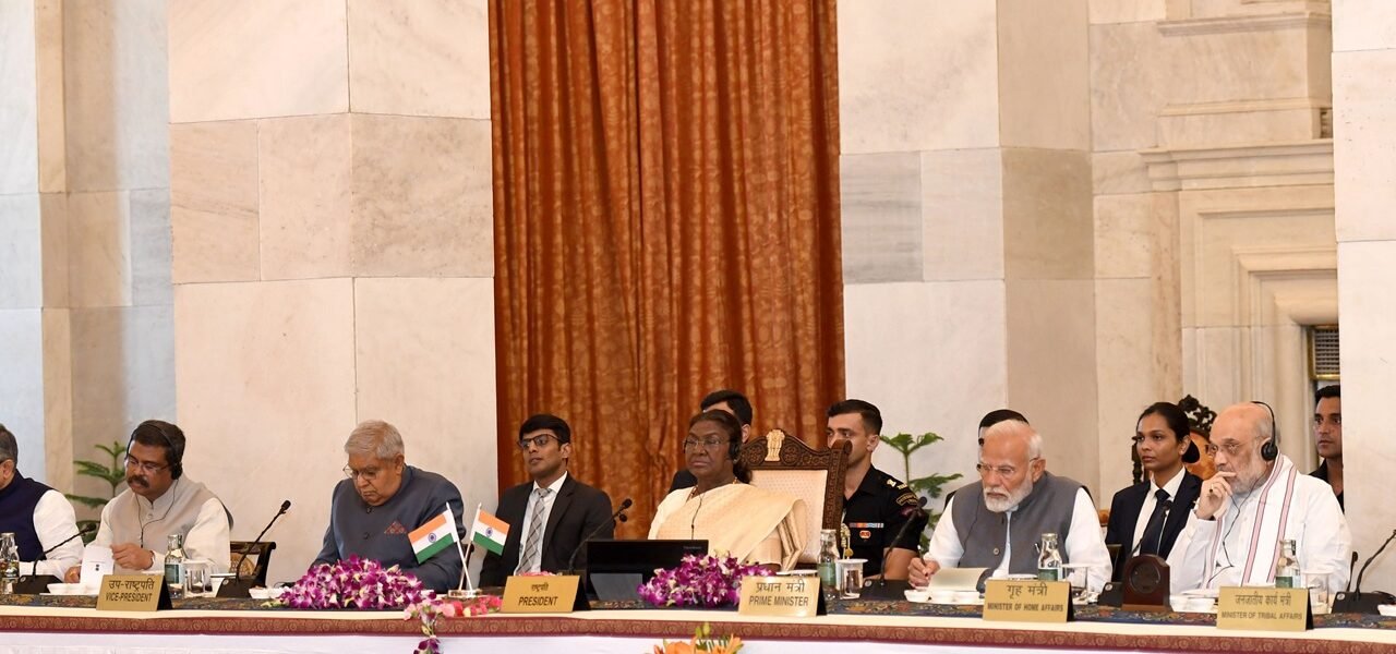 President Draupadi Murmu praised the governors in the two-day conference of governors held at Rashtrapati Bhavan