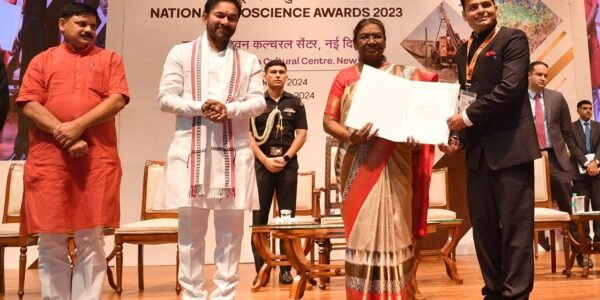 President Draupadi Murmu presented the National Geoscience Awards-2023 at a function held at the Cultural Centre of Rashtrapati Bhavan today