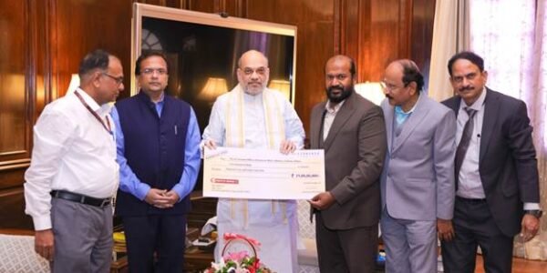 Repco Bank presented dividend cheque of Rs 19.08 crore to Union Home Minister Amit Shah in New Delhi