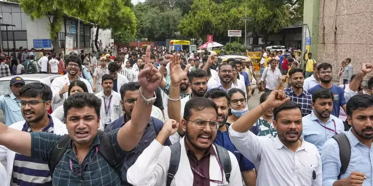 Resident doctors of AIIMS and Dr. Ram Manohar Lohia Hospital called off their strike
