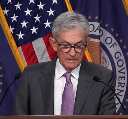 US Federal Reserve keeps interest rates unchanged between 5.25 percent and 5.5 percent, hints at further reduction in September