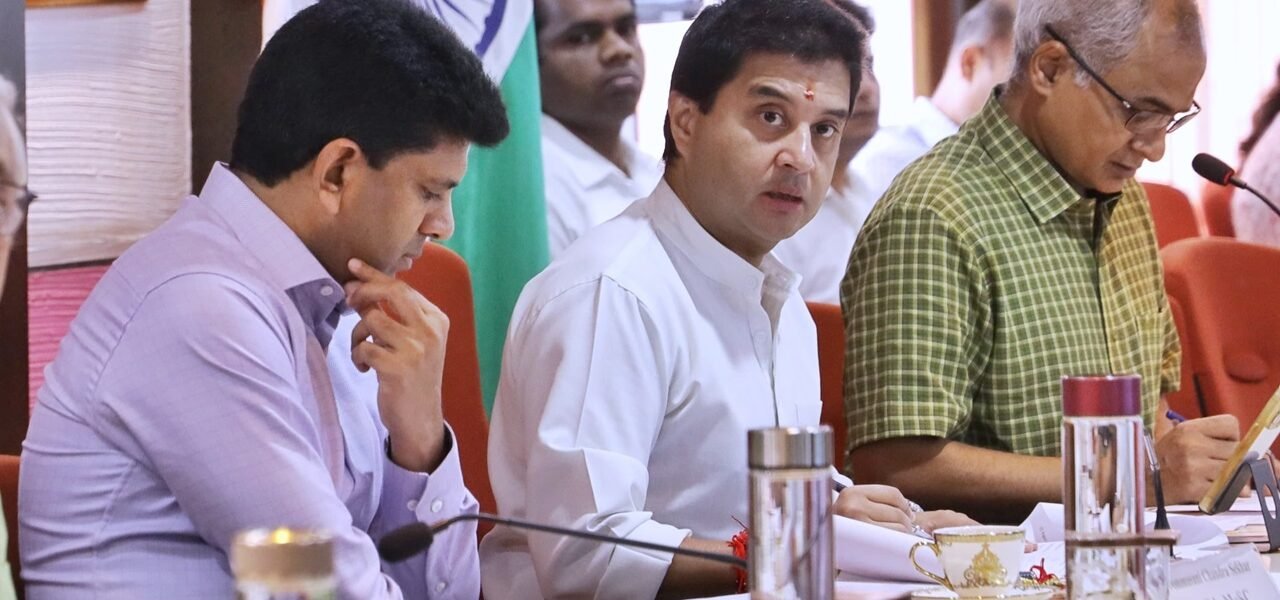 Union Minister Jyotiraditya Scindia holds 2nd SAC meeting with OEMs of Telecom sector