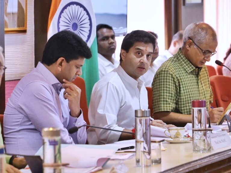 केंद्रीय मंत्री ज्योतिरादित्य सिंधिया ने दूरसंचार क्षेत्र के ओईएम के साथ दूसरी एसएसी बैठक की