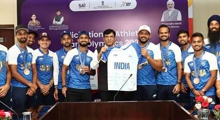 Union Sports Minister felicitates Indian Men's Hockey Team for winning Bronze Medal at Paris 2024 Olympics