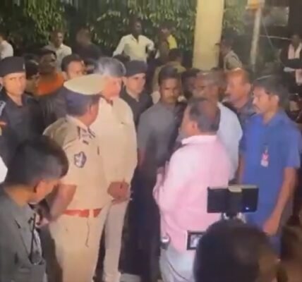 Andhra Pradesh CM N. Chandrababu Naidu inspected the flood situation in Ibrahimpatnam of NTR district