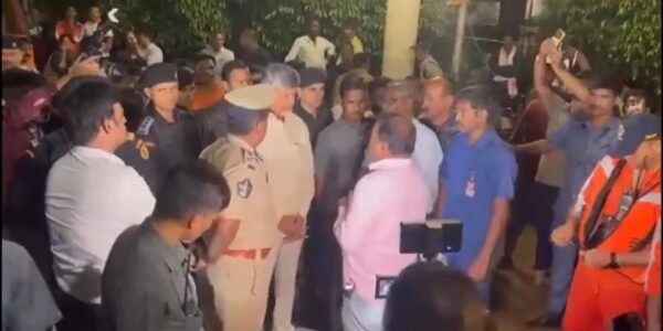 Andhra Pradesh CM N. Chandrababu Naidu inspected the flood situation in Ibrahimpatnam of NTR district