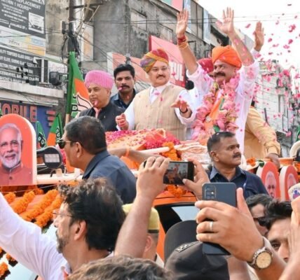 Campaigning for the second phase of assembly elections in Jammu and Kashmir will end this evening