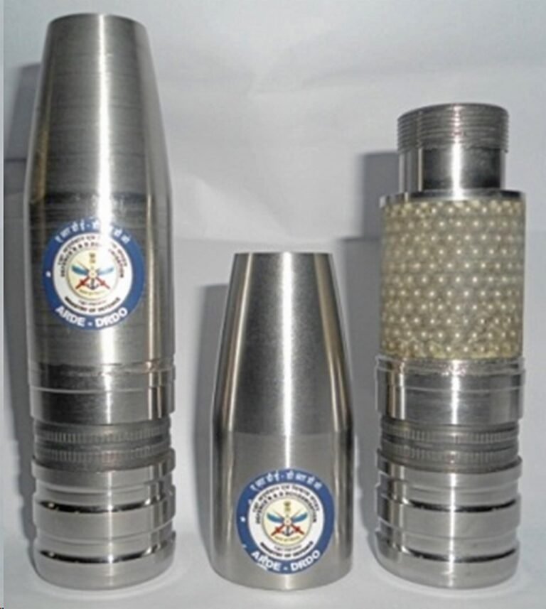 DRDO ने नौसेना आयुध निरीक्षण महानिदेशक को 30 एमएम एचईपीएफ शेल का उत्पादन दस्तावेज सौंपा