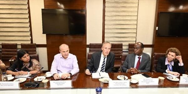 Dr. Devesh Chaturvedi, Secretary, Department of Agriculture held a meeting with Martin Raiser, Vice President, World Bank South Asia Region, in New Delhi