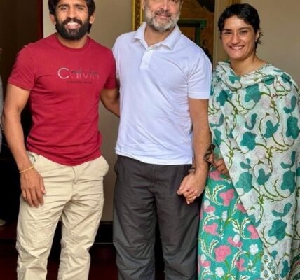 Haryana elections Vinesh Phogat and Bajrang Punia joined hands with Congress