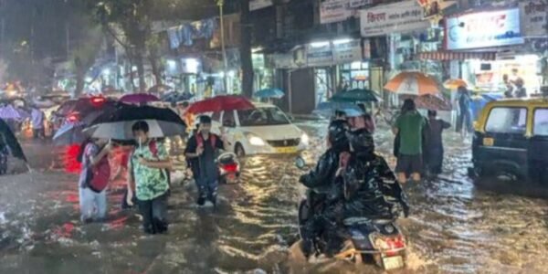 Heavy rains continue in Mumbai and its suburbs