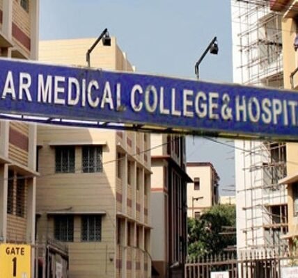 Junior doctors in West Bengal end their strike and resume emergency services