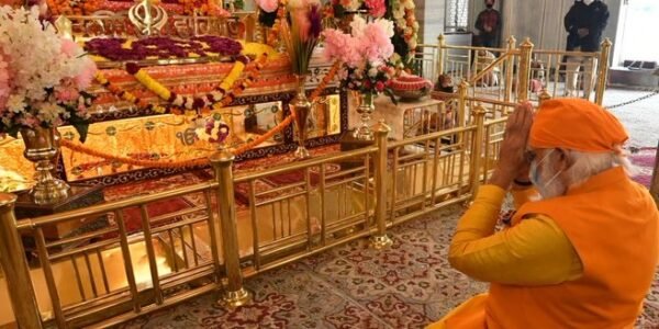 PM Narendra Modi extends greetings on the occasion of Prakash Parv of Sri Guru Granth Sahib