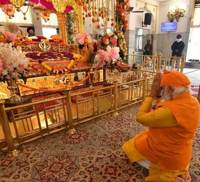 PM Narendra Modi extends greetings on the occasion of Prakash Parv of Sri Guru Granth Sahib