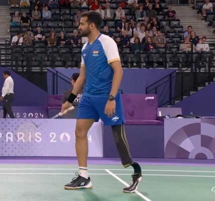 Paris Paralympics Nitesh Kumar won gold medal in badminton men's singles SL-3 category