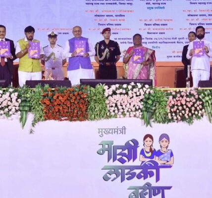 President addresses a gathering of beneficiaries of 'Shasan Aaplya Dari' and 'Chief Minister Majhi Ladki Behen Yojana' of Maharashtra Government