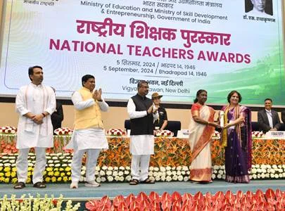 President presents National Awards to teachers