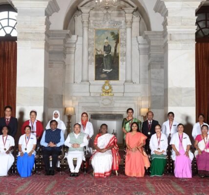 President presents National Florence Nightingale Awards 2024