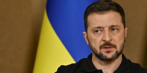 Six officials including cabinet members resigned from their posts in Ukraine