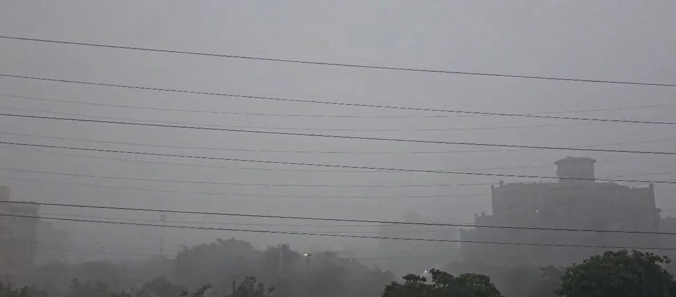 Temperatures drop by 5 degrees due to rain in Delhi, maximum temperature recorded at 29.6 degrees Celsius