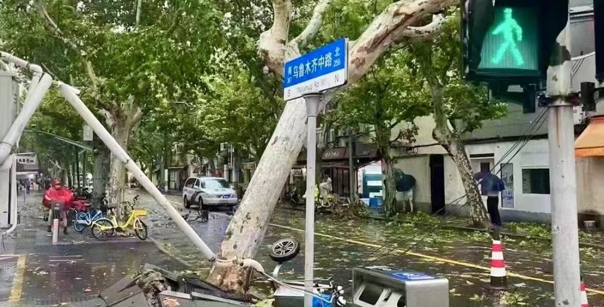The most powerful typhoon in 75 years, Bebinca, hit Shanghai city of China