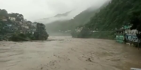 Torrential rain continues in Uttarakhand for the last 36 hours, normal life is disrupted due to rain