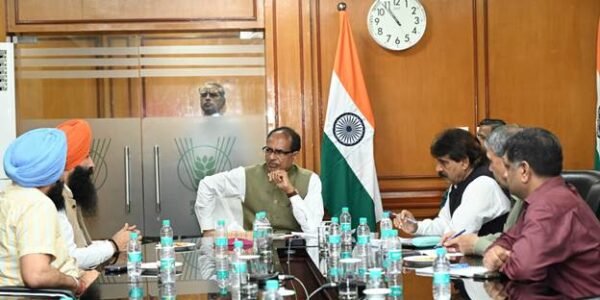 Union Minister Shivraj Singh Chauhan started a series of dialogues with farmers and farmer organizations in Delhi today
