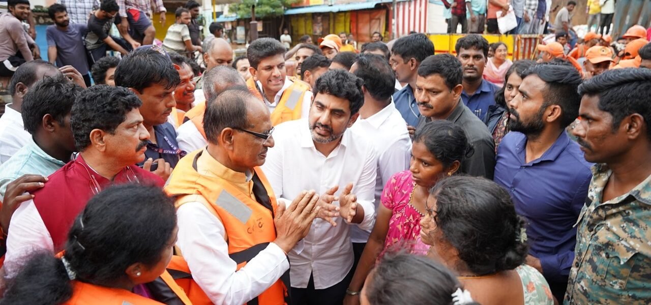 Union Minister Shivraj Singh Chauhan visited flood affected areas in Vijayawada, Andhra Pradesh and met the public and farmers
