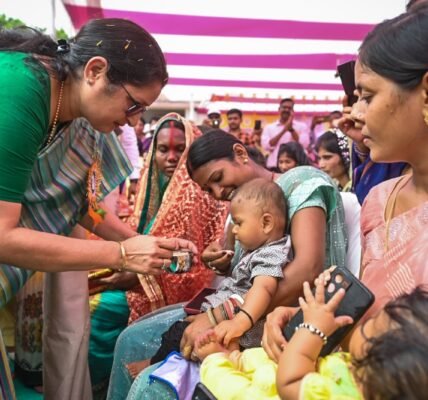 Women and Child Development Minister Annapurna Devi reviews progress of Poshan Maah 2024 in Koderma, Jharkhand