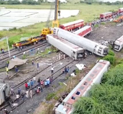 Accident of train no. 12578 Mysuru - Darbhanga Bagmati Express at Kavaraipettai of Chennai division